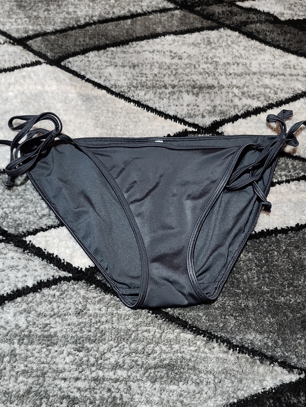 VINTAGE VS PINK 2010 BLACK STRAPPY SIDE-TIE CHEEKY BIKINI BOTTOM LARGE